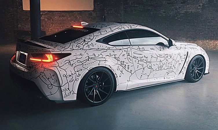 Lexus RC F par Shantell Martin