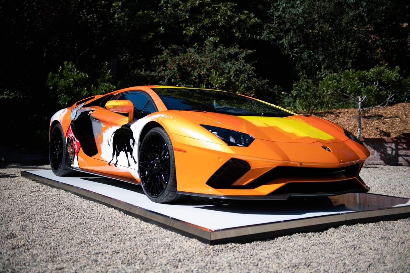 Lamborghini Aventador par Skyler Grey