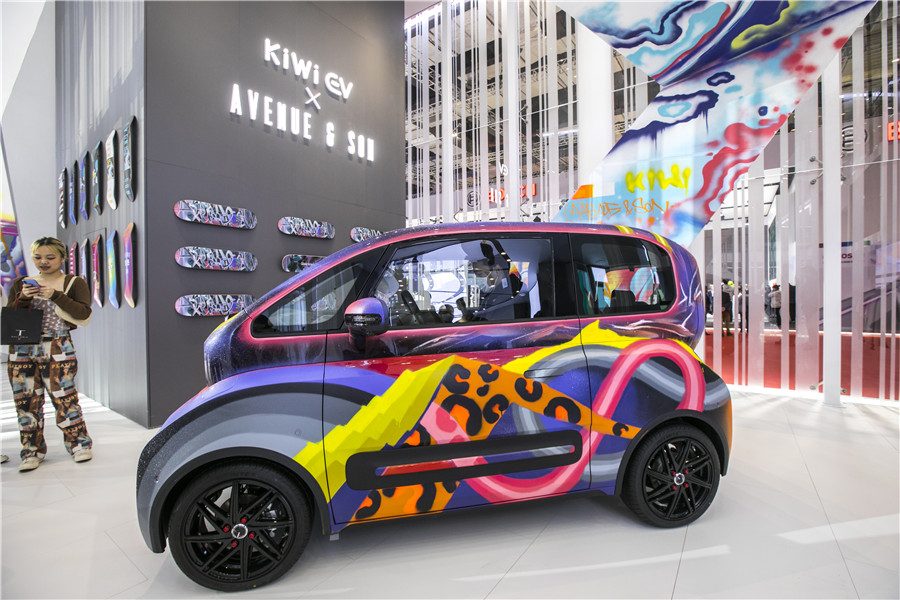 Baojun Kiwi EV art car