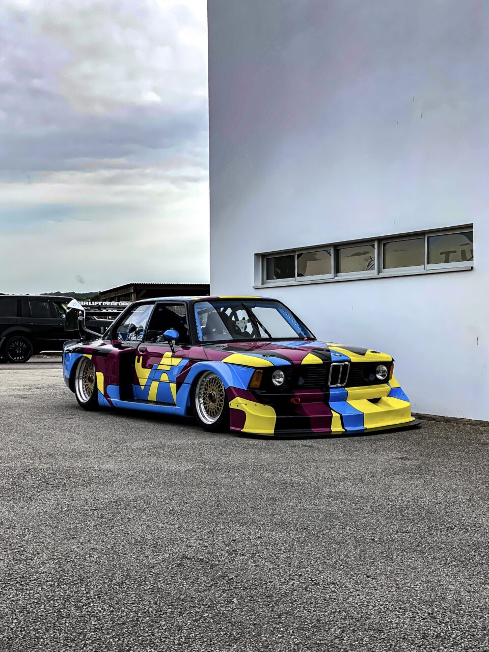 BMW 320 Gr. 5  art car