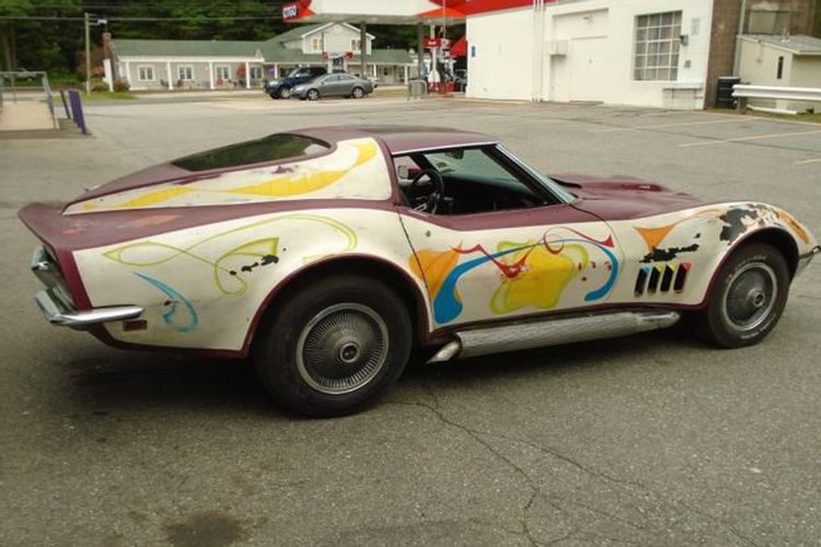 Corvette abstraite