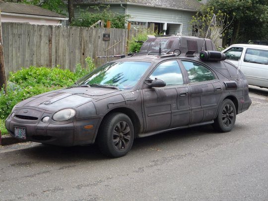Ford Taurus break art car