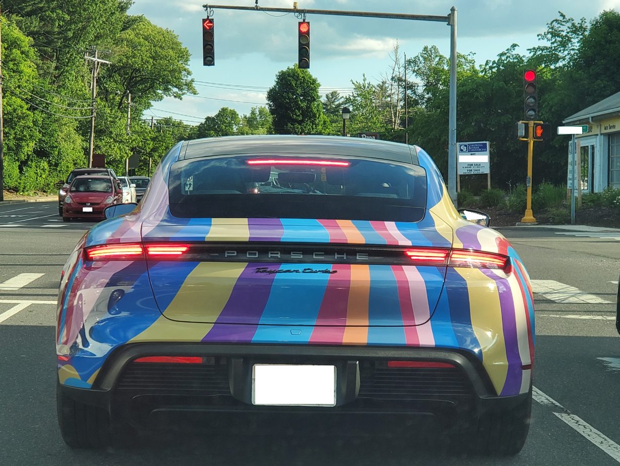 Porsche à rayures